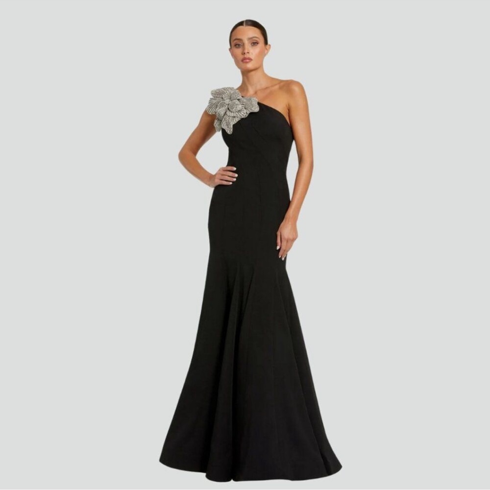 NWOT Mac Duggal Crepe One Shoulder Gown With Crystal Flower Women's Size 8 $698